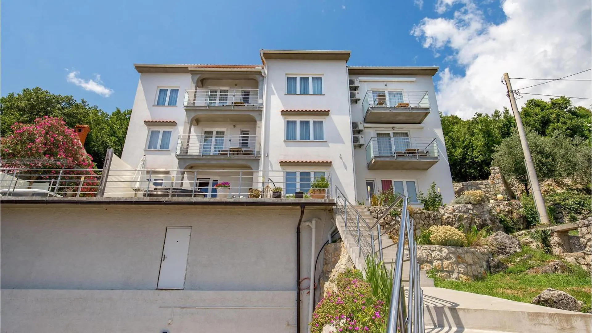 1 Bedroom Gorgeous Apartment In Moscenicka Draga